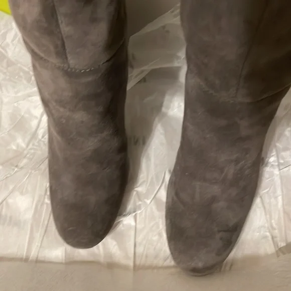 Gianni Bini gray suede tall boots 8 - Picture 5 of 6